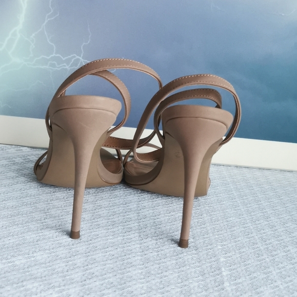 #51~Steve Madden heels - Picture 3 of 4